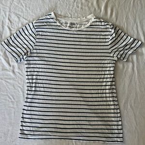 Men’s CITY STREETS Horizontal Stripe T-shirt.